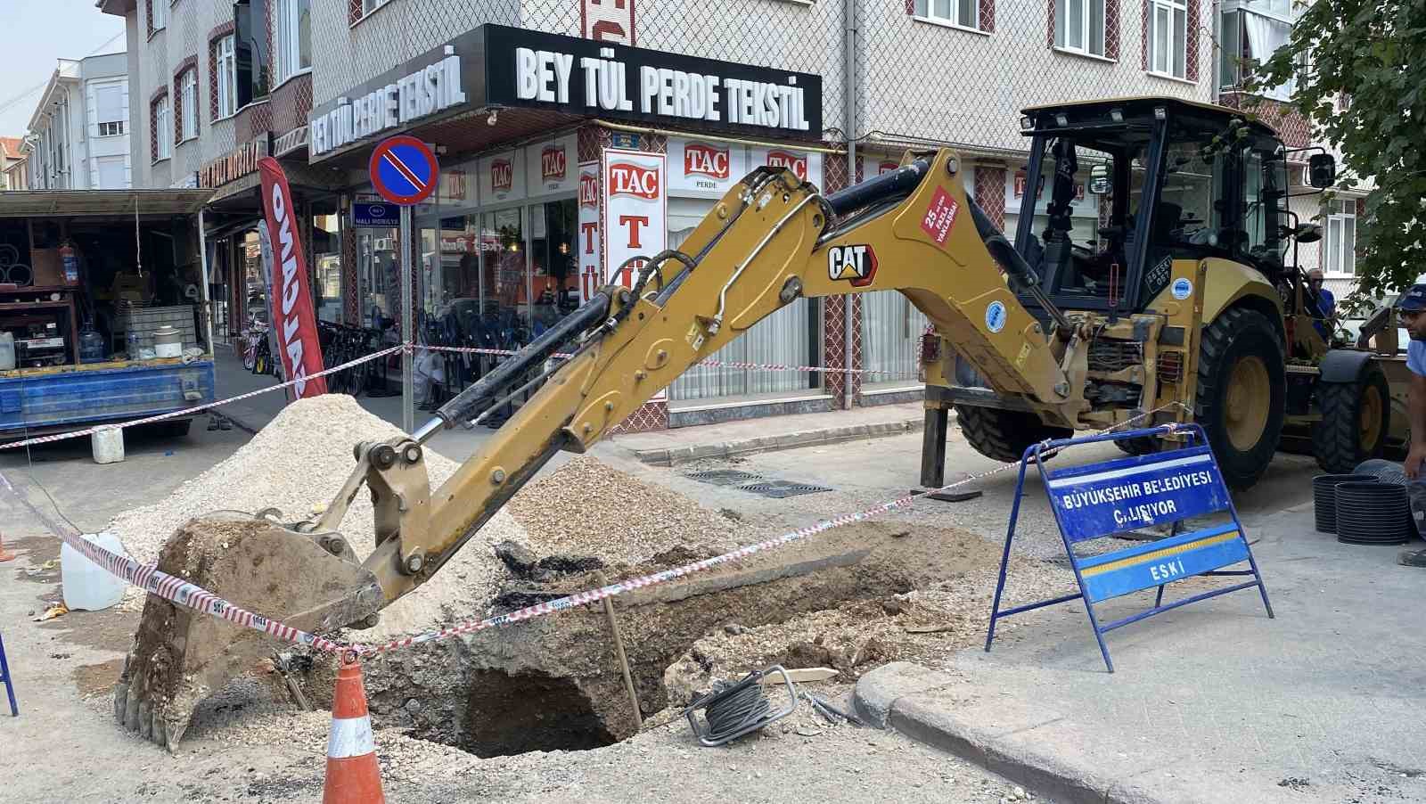 Altyapı Çalışmasında Göçük: 2 Belediye Personeli Yaralandı