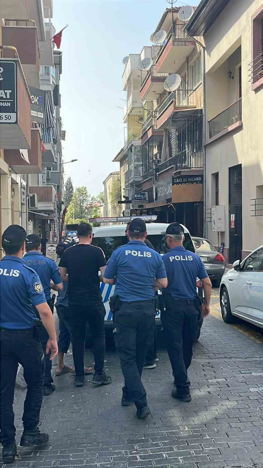 Alacak Verecek Meselesi Şiddete Dönüştü: Soda Şişesiyle Başından Vurdu