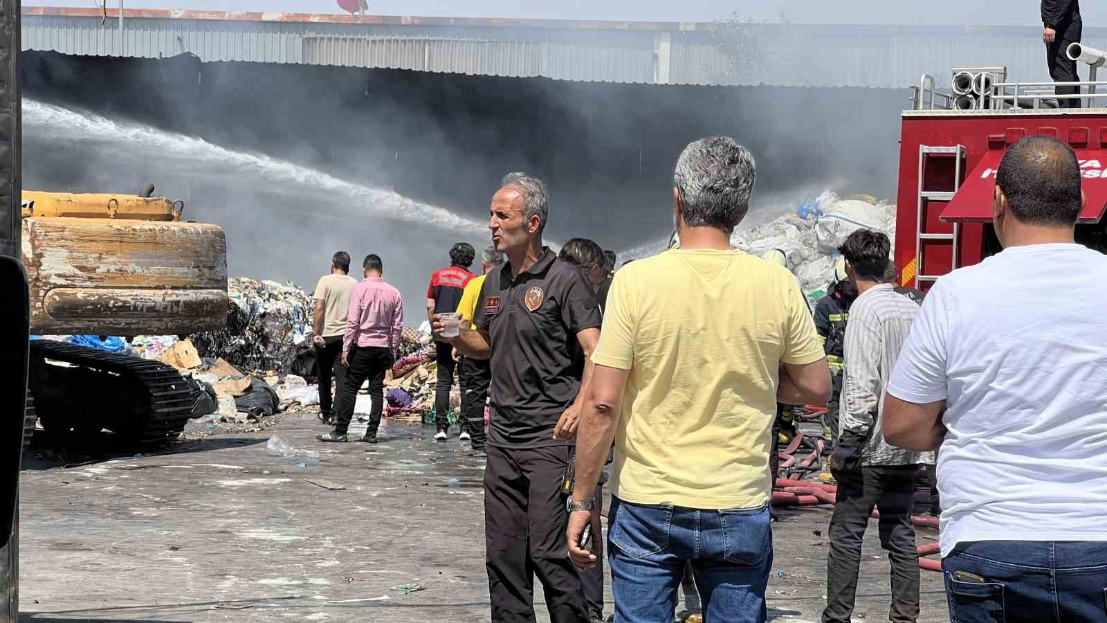 Geri Dönüşüm Fabrikasında Yangın Paniği