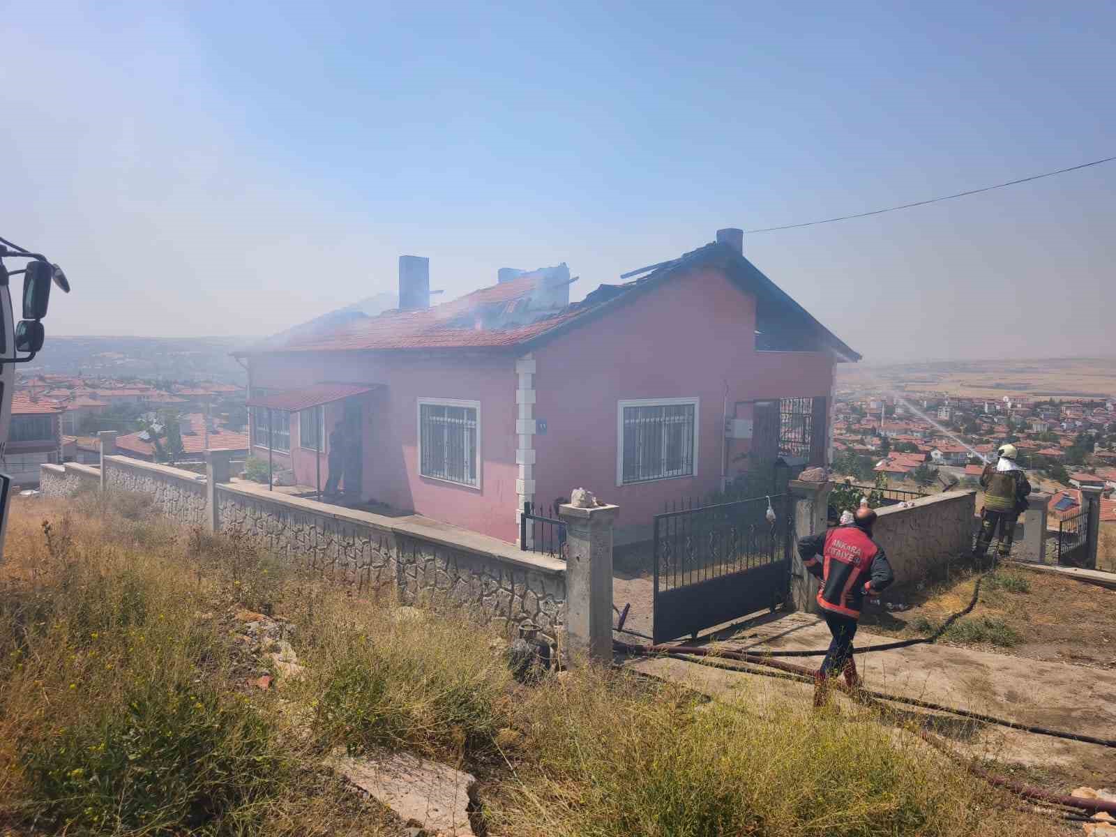 Anne Ameliyattayken Evde Yangın Çıktı: Üç Çocuk Hastaneye Kaldırıldı