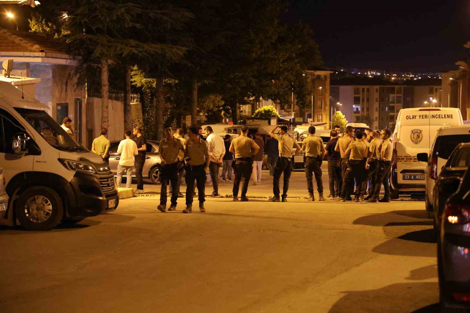 Aileler Arasında Bıçaklı Kavga