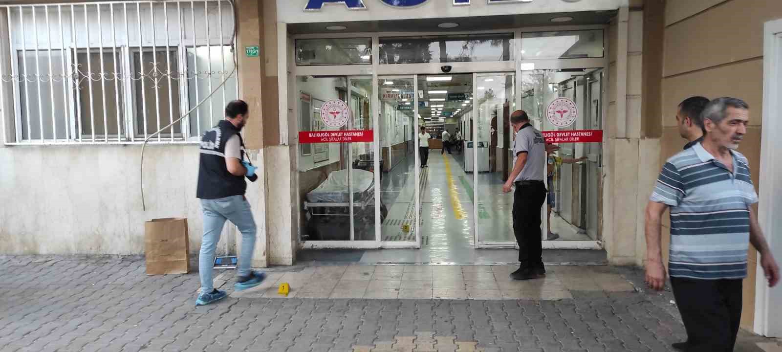 Acil Serviste Doktor ve Güvenlik Görevlisine Bıçaklı Saldırı