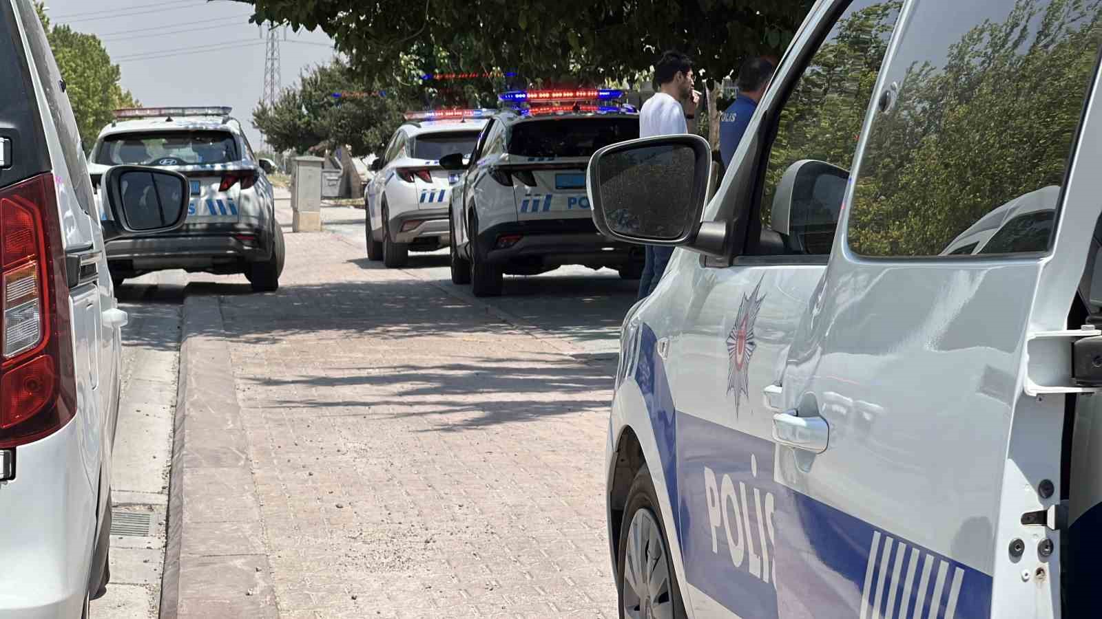 Boşanma Sürecindeki Eşi ve Kayınbiraderini Bıçakladı