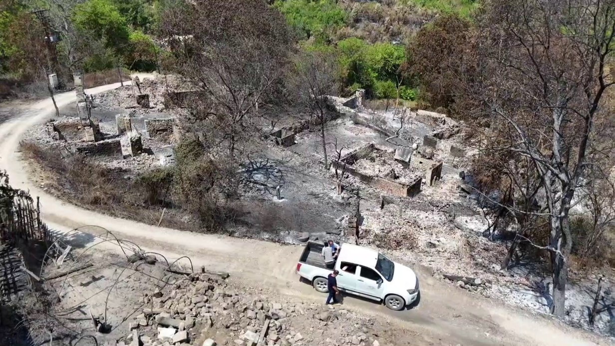 Yangında Bir Mahalle Yok Oldu: Korkunç Manzara Kameralara Yansıdı