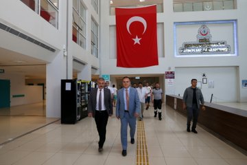 Vali Dr. İdris Akbıyık’tan Eğitim ve Araştırma Hastanesine Ziyaret