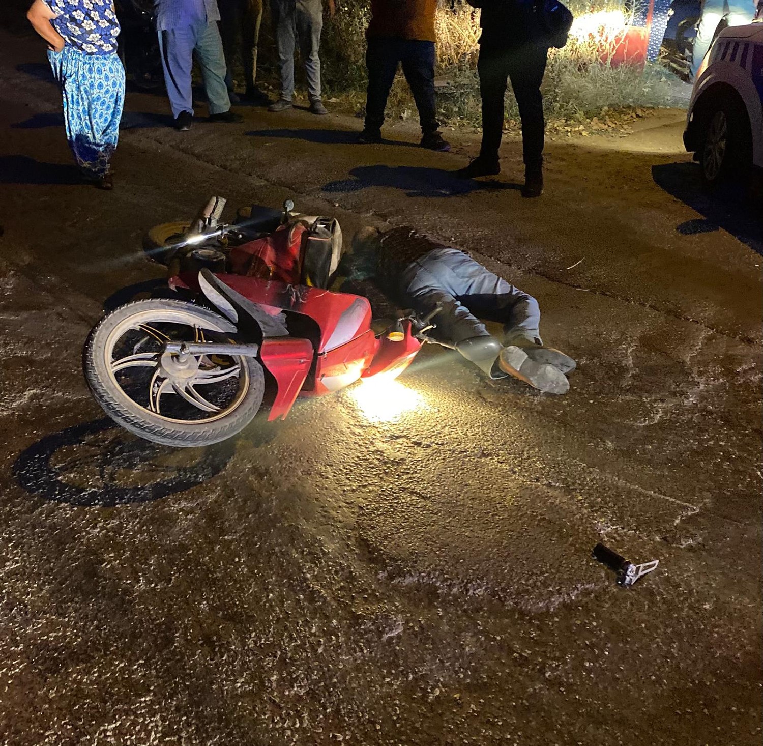 Seyir Halindeki Motosiklet Park Halindekine Çarptı,1 Ağır Yaralı