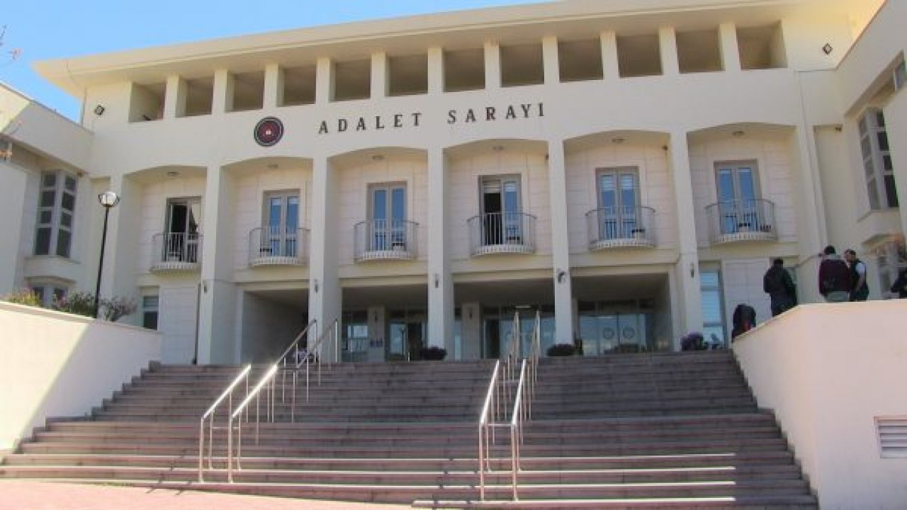 Göçmen kaçakçılığıyla suçlanan Komutan ve Liman Müdürü beraat etti