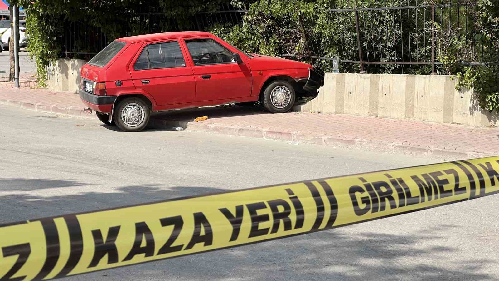 Dur İhtarına Uymadı Önce Polise Ardından Duvara Çarptı