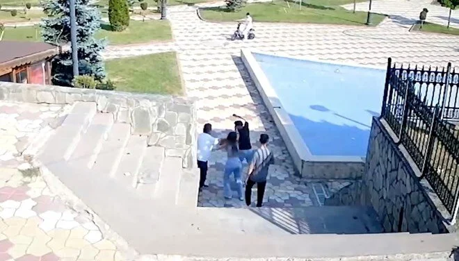 Muhtara Parkta Bıçaklı Saldırı