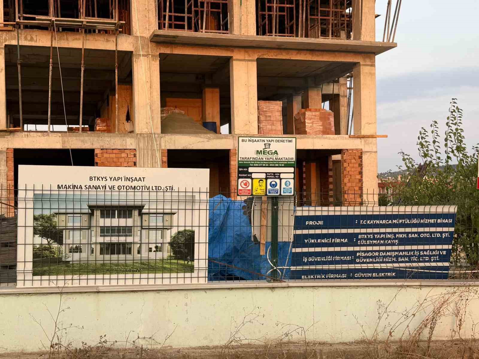 Müftülük Binasında İnşaattan Düşen İşçi Hayatını Kaybetti