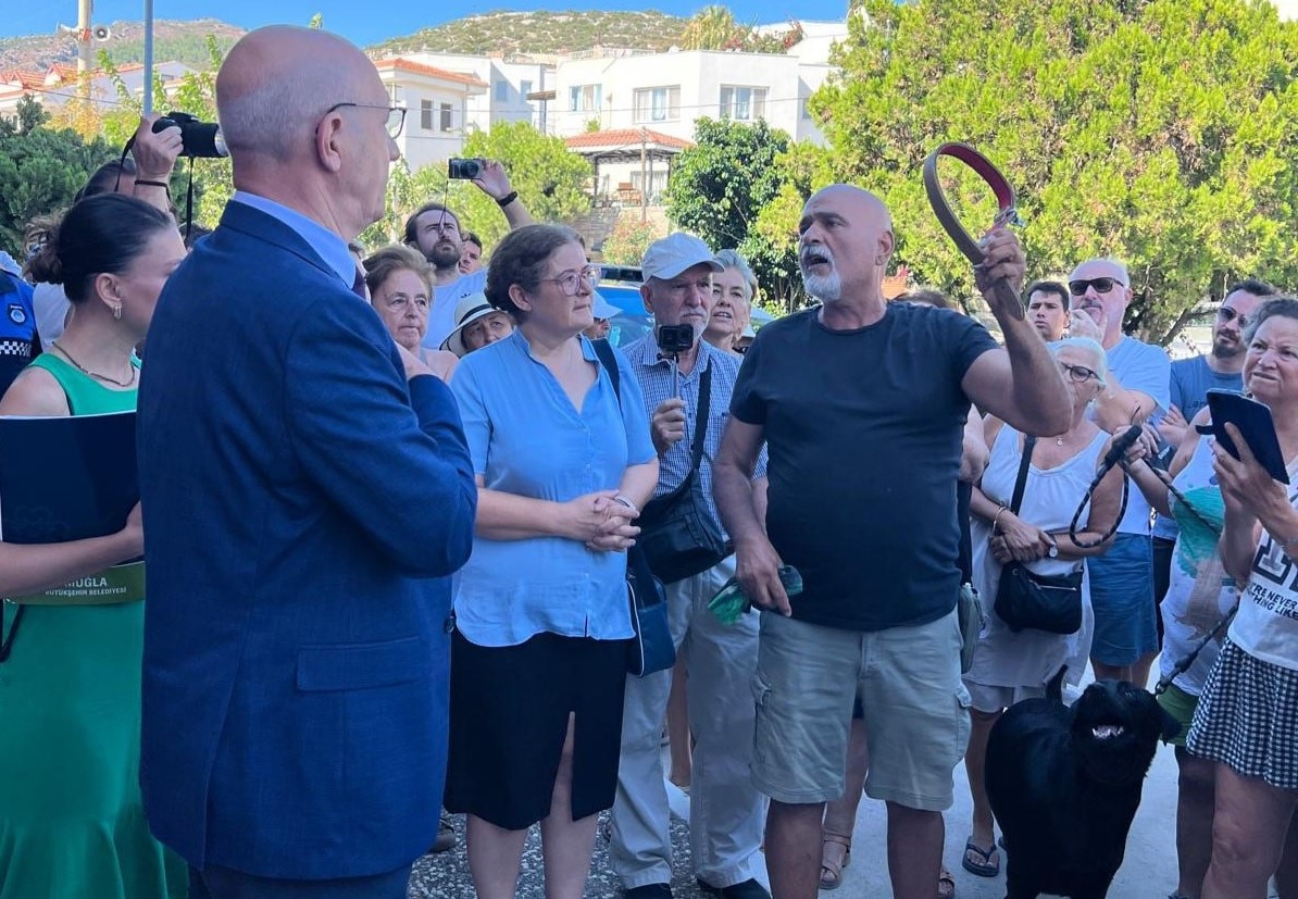 Datça Belediye Başkanı Kurt’a Sert Tepki: “Sözünü Tut, Görevini Yap”