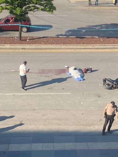 İki Otomobilin Arasında Sıkışan Sürücü Hayatını Kaybetti