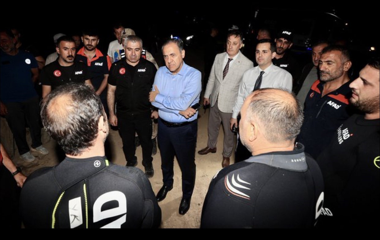 17 Yaşındaki Genç Serinlemek İçin Girdiği Barajda Boğuldu