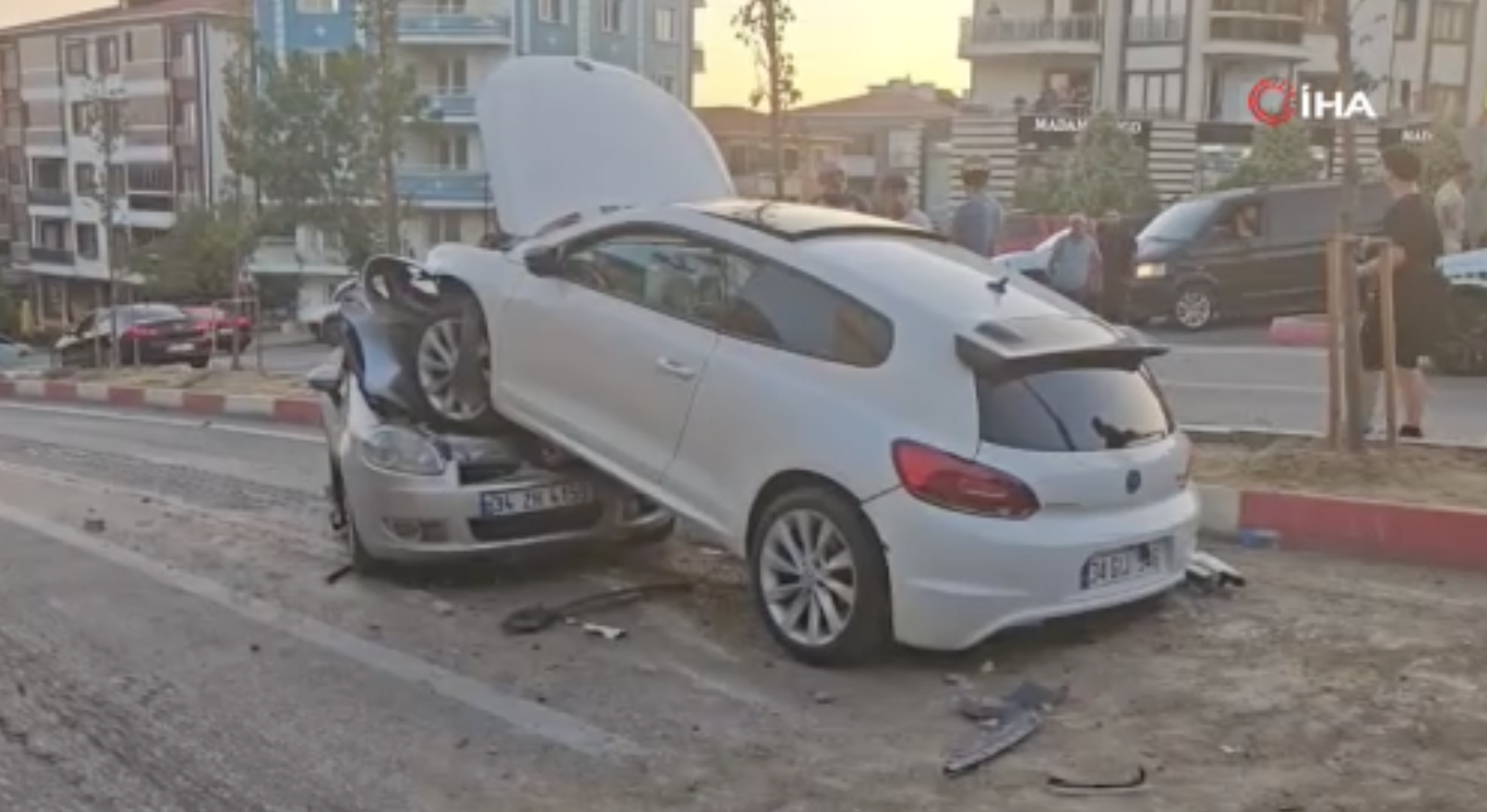 Zincirleme Trafik Kazası: 5 Yaralı