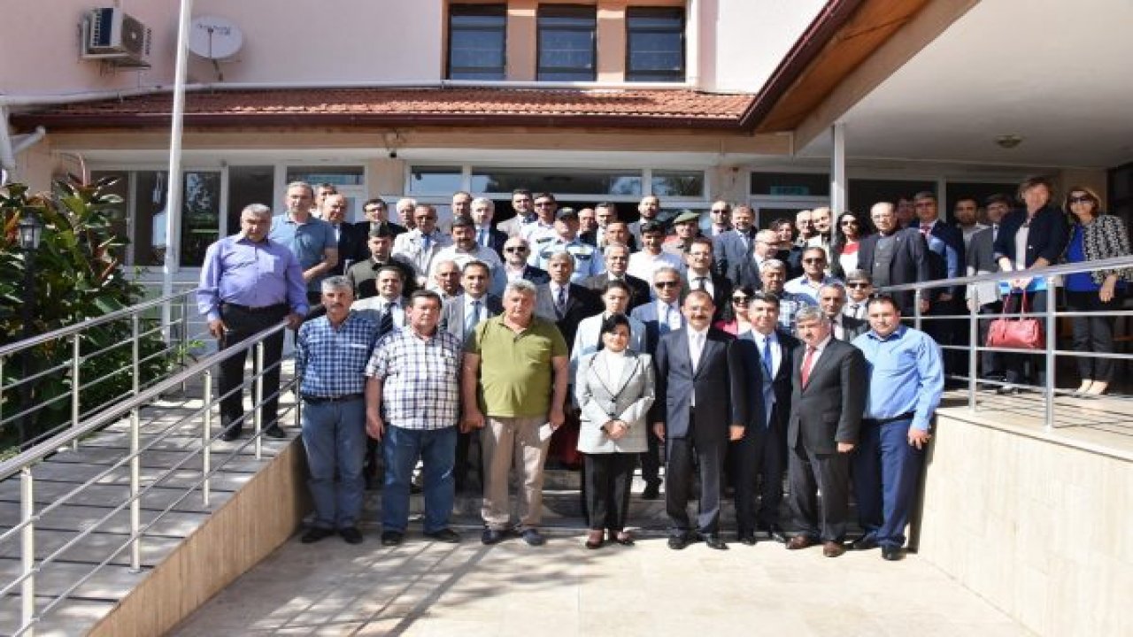 Vali muhtarlarla buluştu