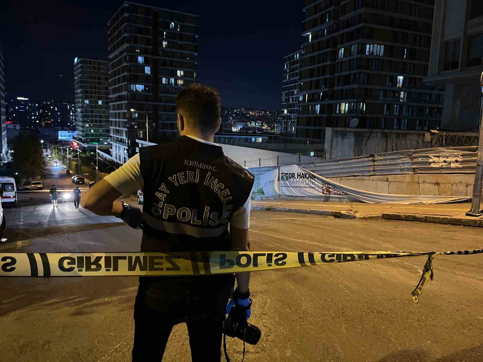 Yolda Yürürken Silahlı Saldırıya Uğrayan Adam Hayatını Kaybetti