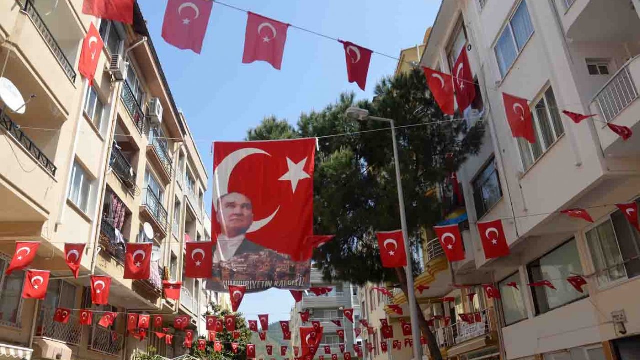 Marmaris'te 23 Nisan sokağı