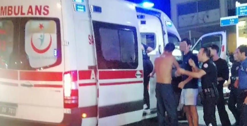 Bodrum'da Barlar Sokağı'nda Kavga, Yaralılar Var