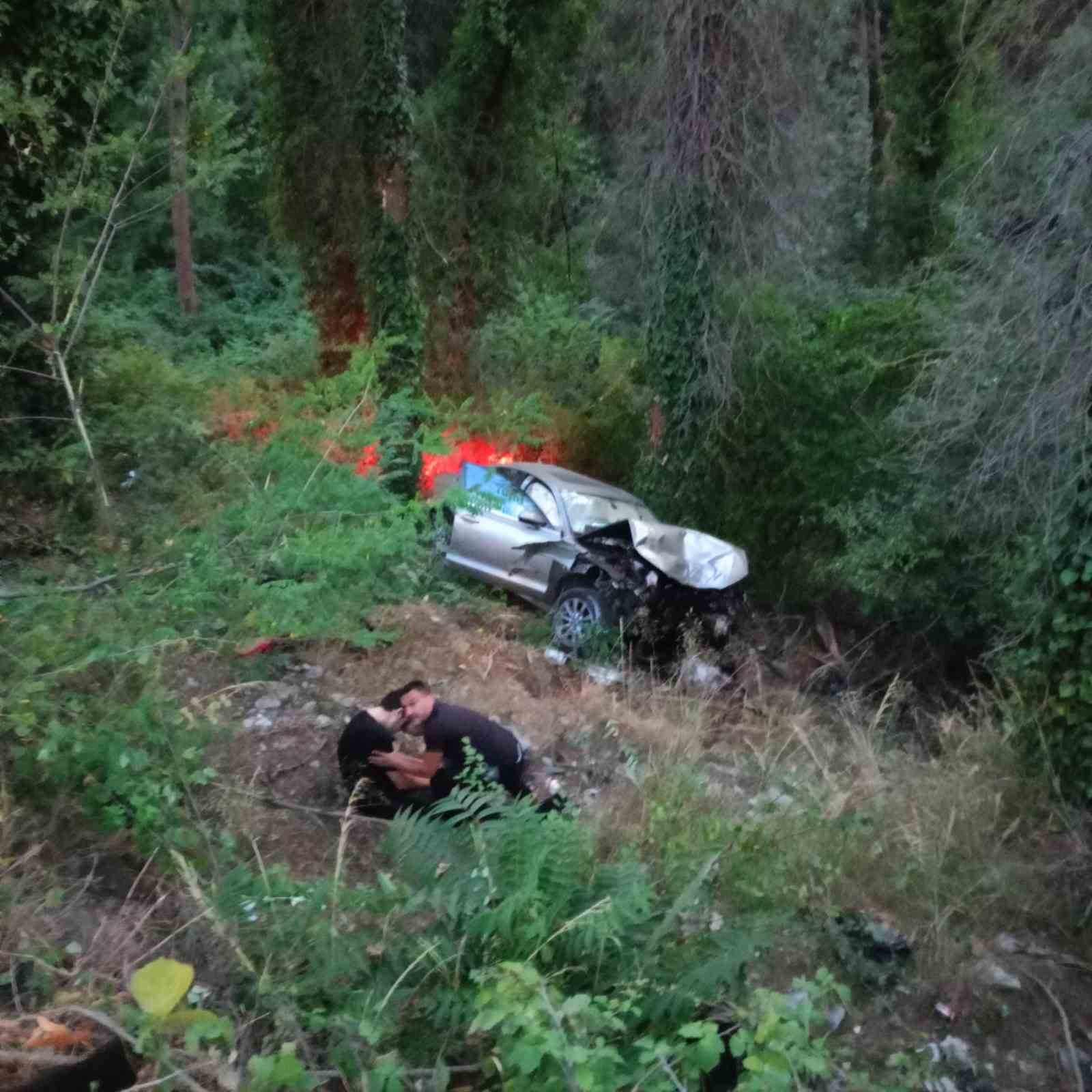 Makas Atan Otomobil Kazaya Davetiye Çıkardı: 3 Yaralı