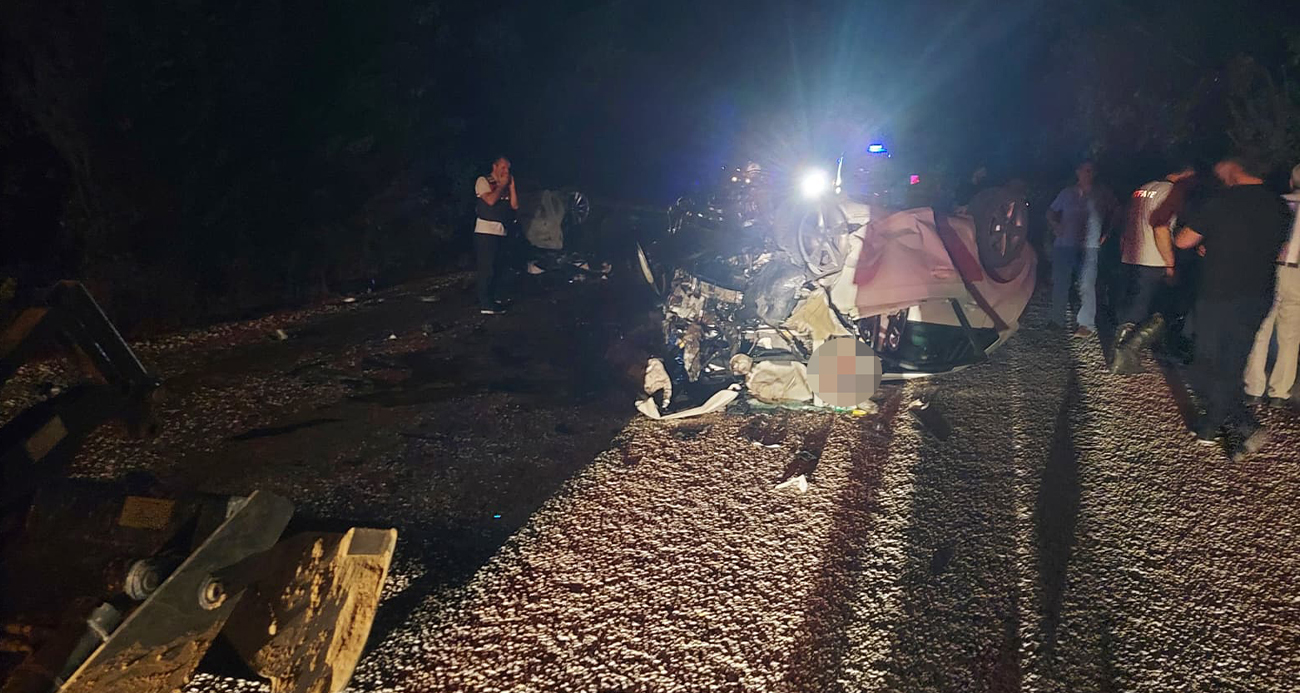 İki Otomobilin Karıştığı Kazada 6 Kişi Hayatını Kaybetti