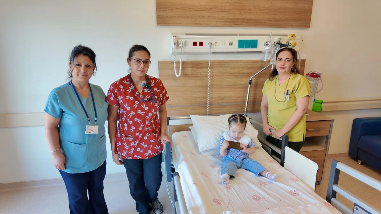 8 Aylık Bebeğin Böbreğinden Çıkan Taş Şaşırttı