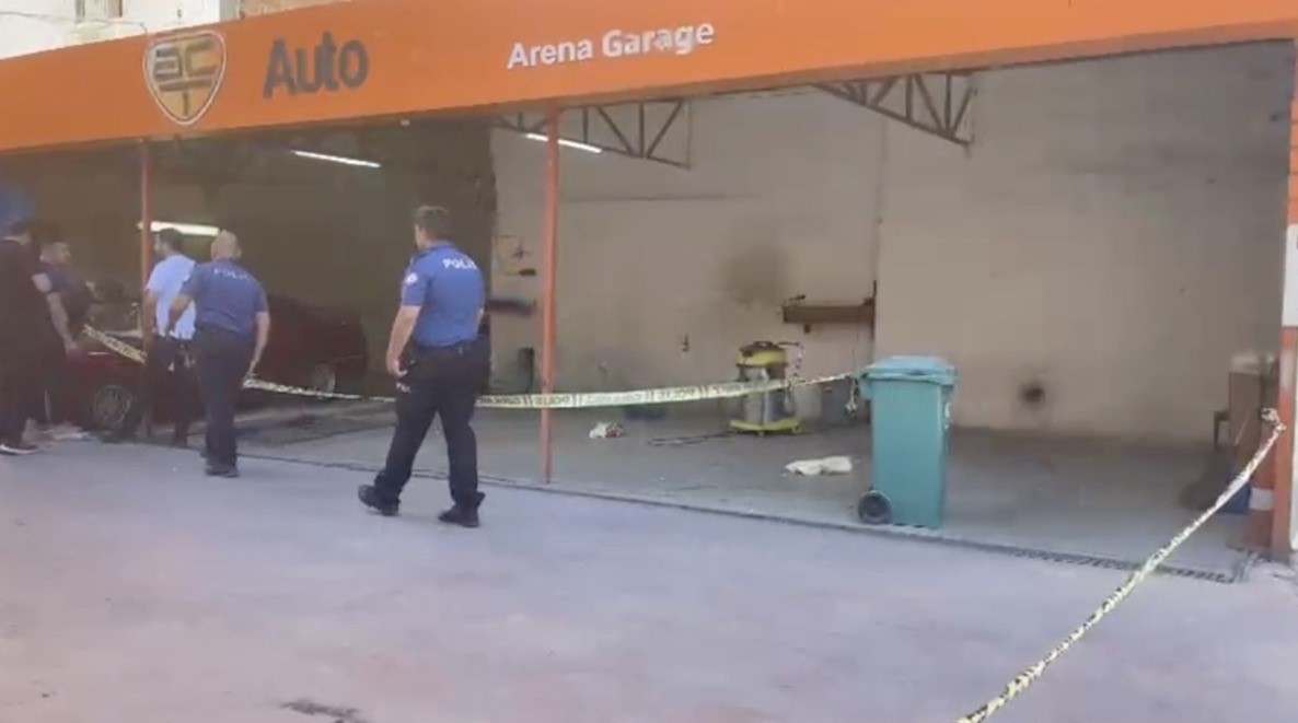 Eski Patronunu Pompalı Tüfekle Vurdu