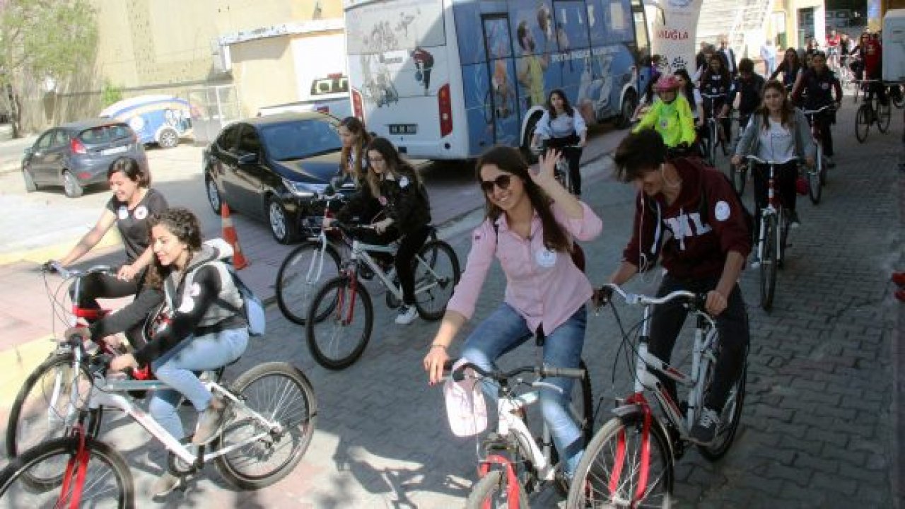 Farkındalık için pedal çevirdiler