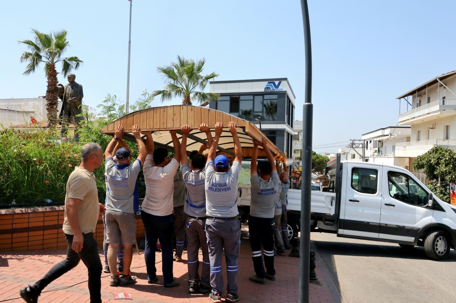 Bodrum Belediyesi, Kent Mobilyalarını Kendi Atölyesinde Yeniliyor