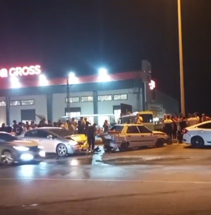 Anne ve Kızına Otomobil Çarptı, Anne Hayatını Kaybetti