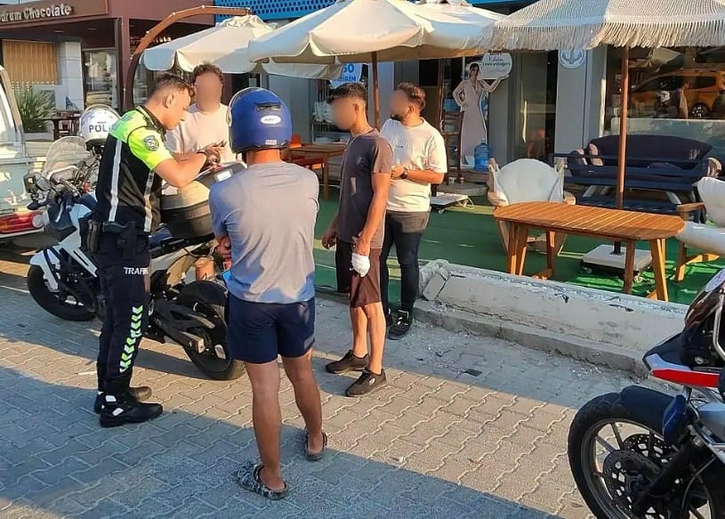 Muğla'da Tehlikeli Dönüş Kazayla Sonuçlandı