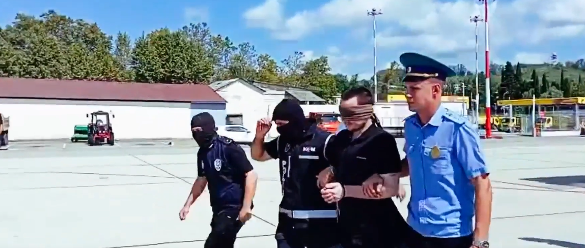 Kırmızı Bültenle Aranan 3 Suçlu Rusya'dan Türkiye'ye Getirildi