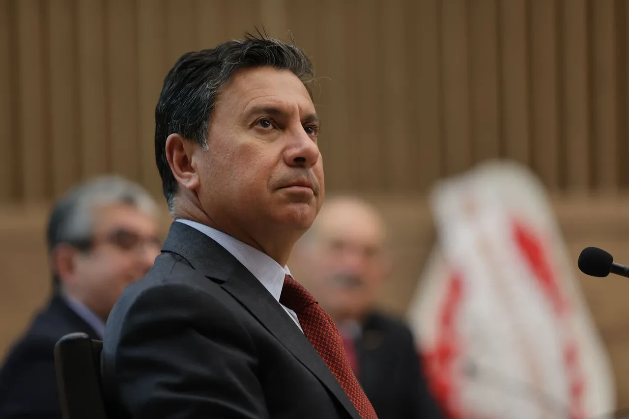 Ahmet Aras’tan Duygulandıran Veda