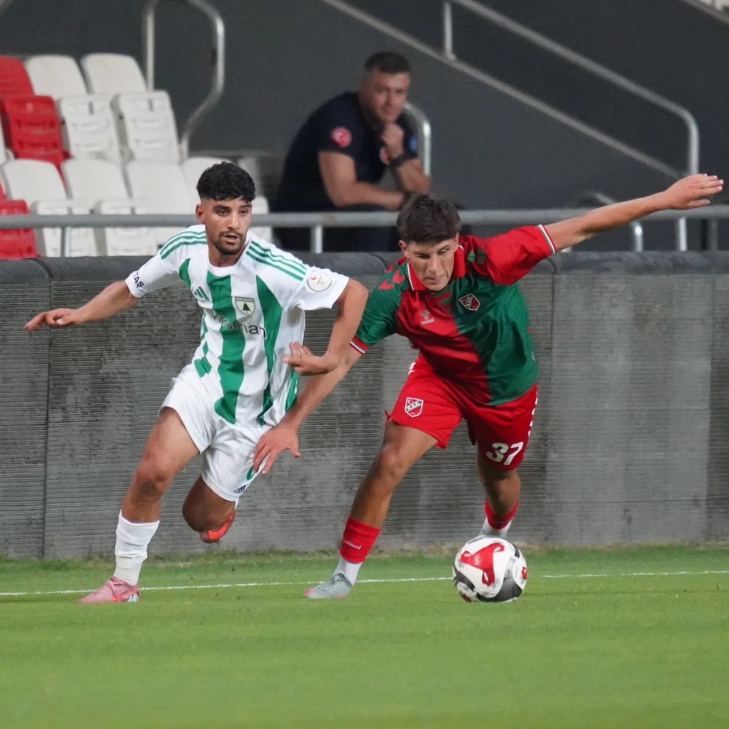 Muğlaspor, Hazırlık Maçında Karşıyaka'ya 1-0 Yenildi