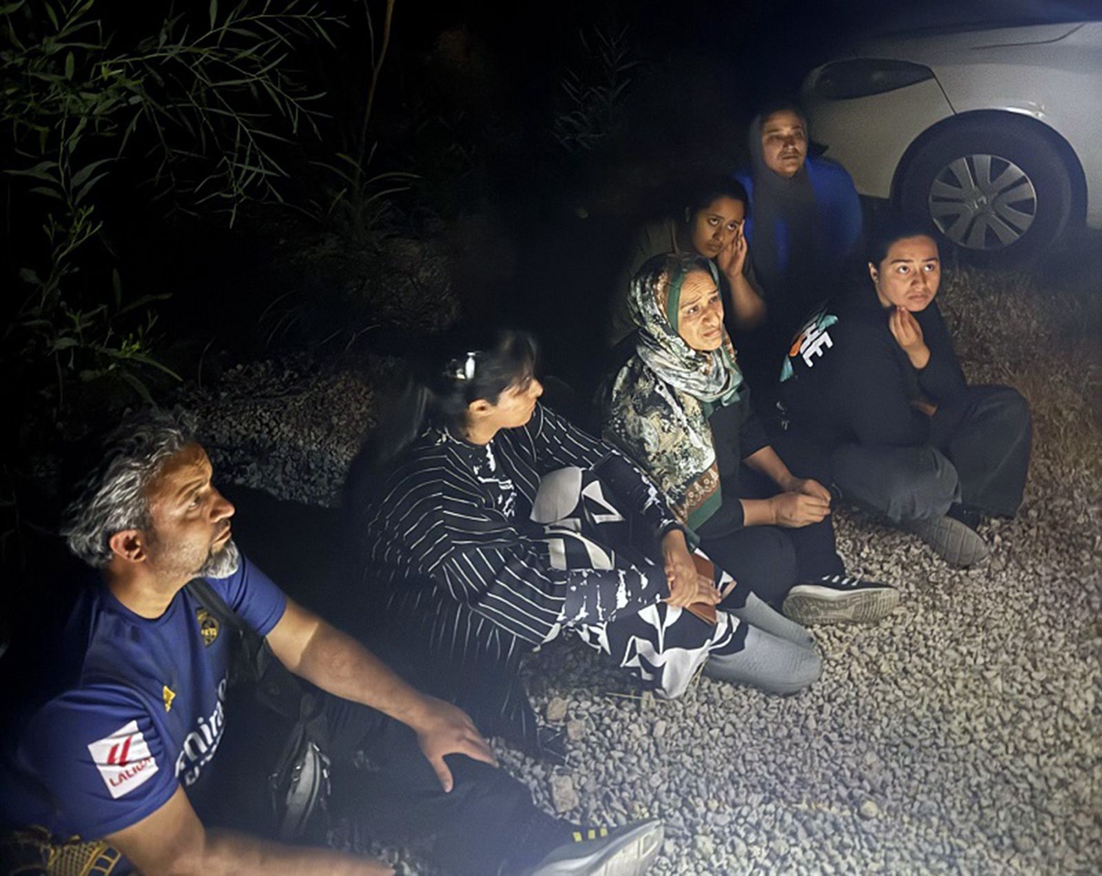 Seydikemer’de 6 Düzensiz Göçmen ve 2 Kaçakçı Yakalandı