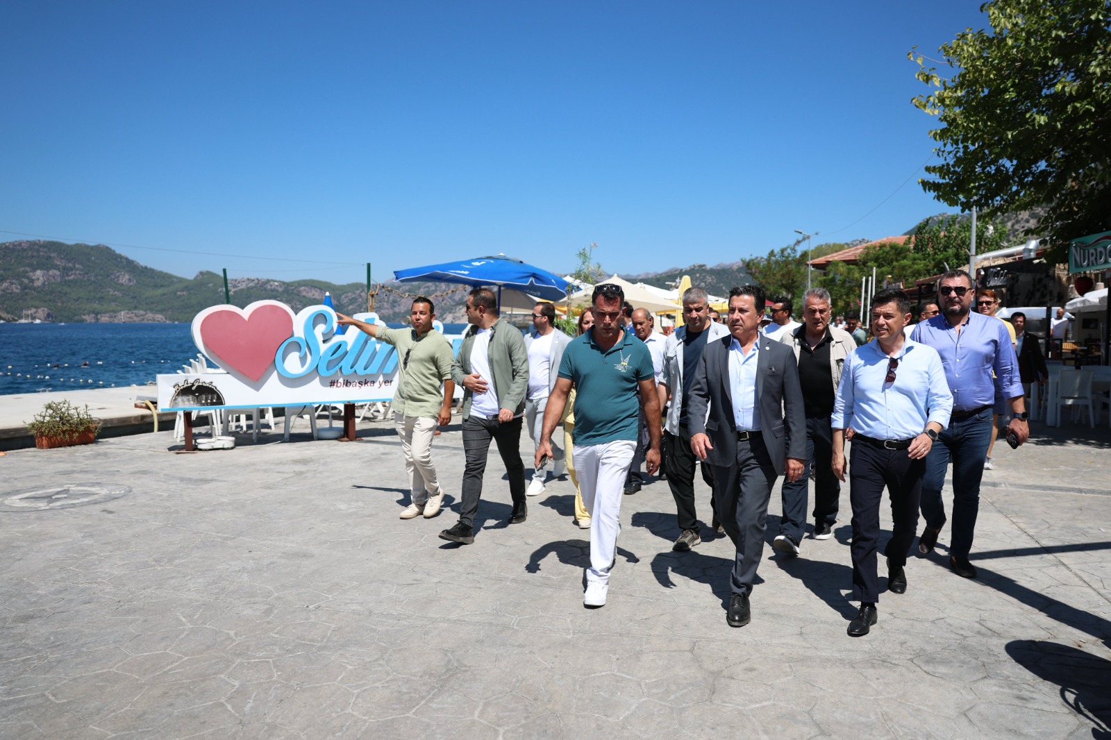 Başkan Ahmet Aras Marmaris Mahallelerini Ziyaret Etti: Kıyılar ve Sürdürülebilir Turizm Önceliğimiz