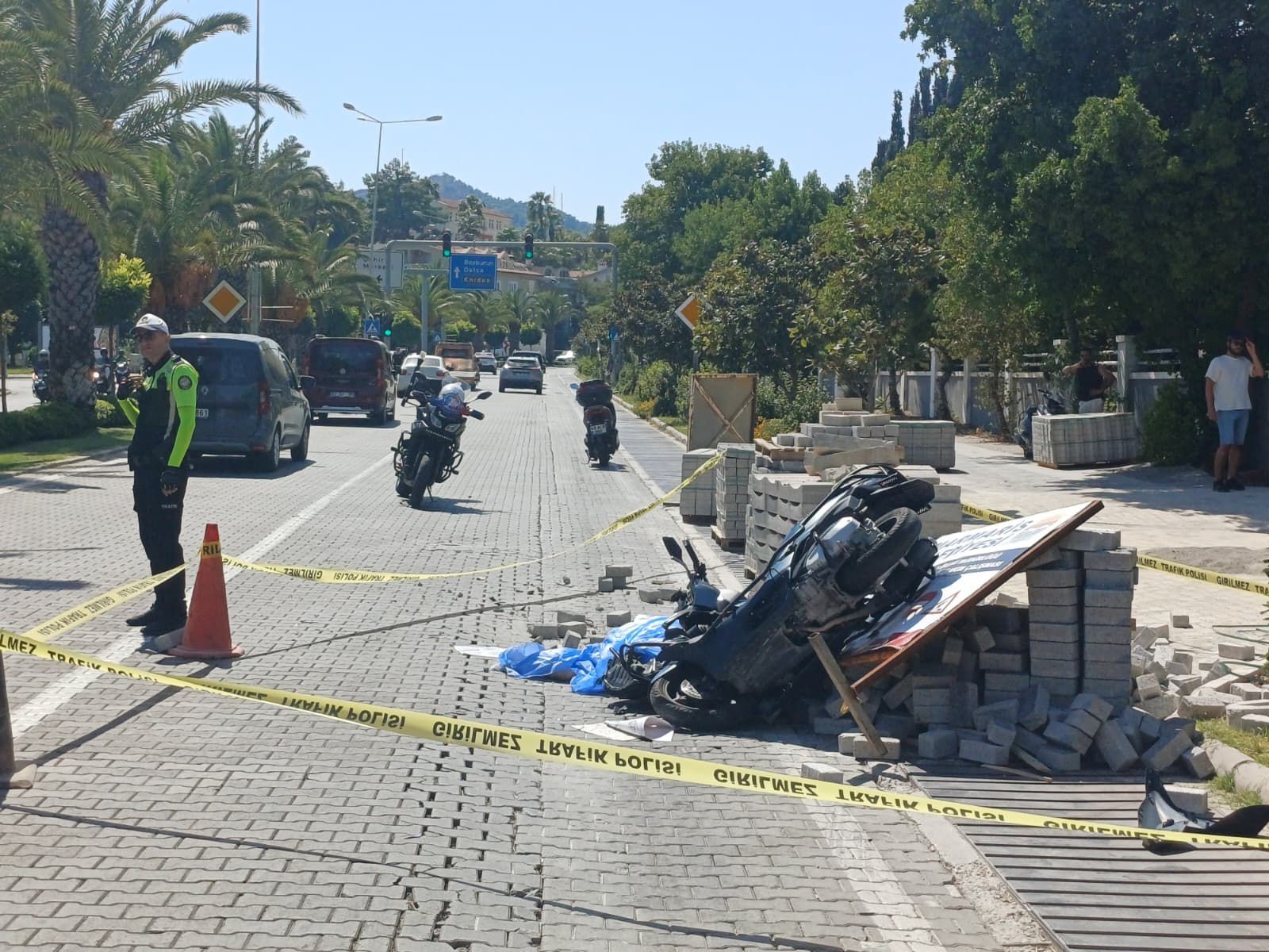 Marmaris’te Kaza Sonrası Tepki: Ölüm Getiren Taşlar Olay Yerinden Kaldırıldı