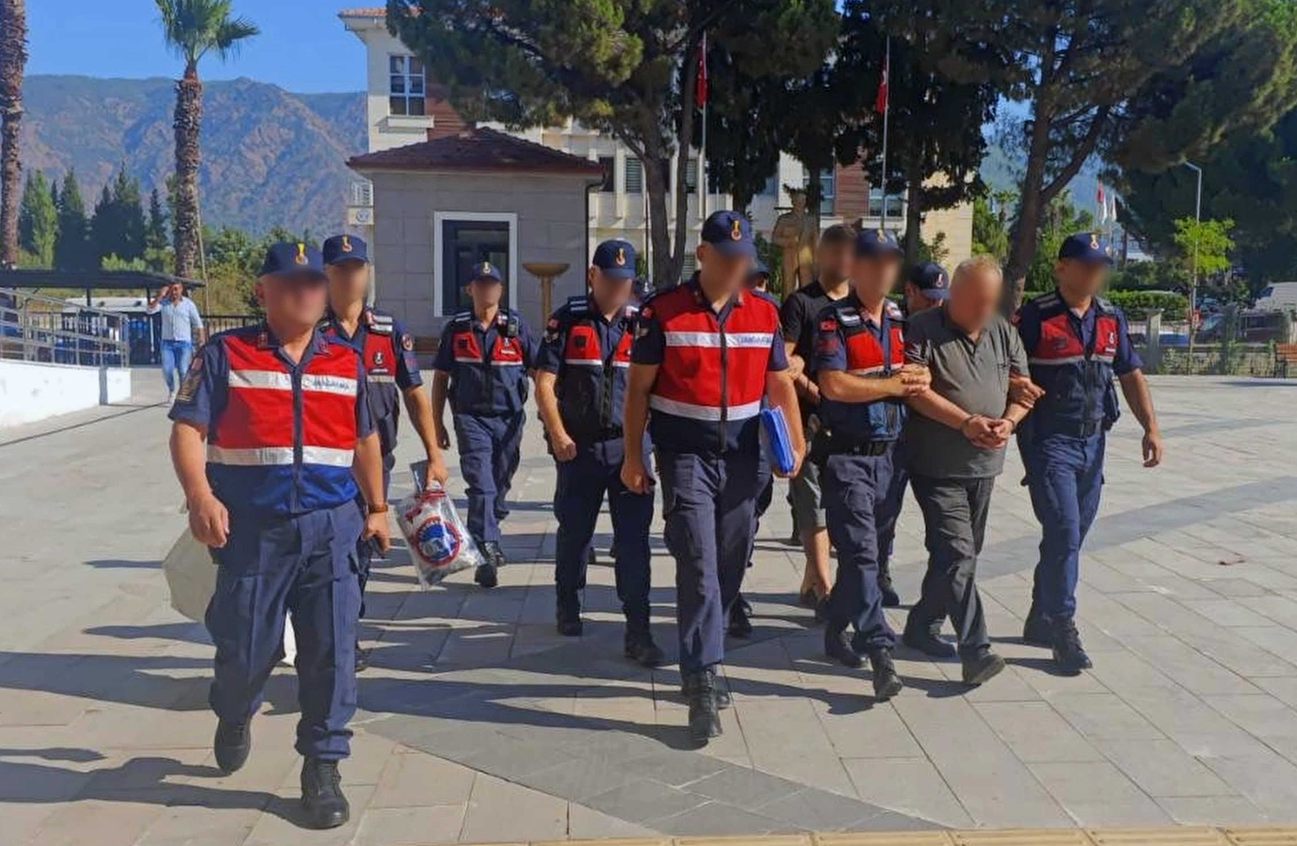 Köyceğiz'de Yasaklı Madde Operasyonu: 2 Tutuklama