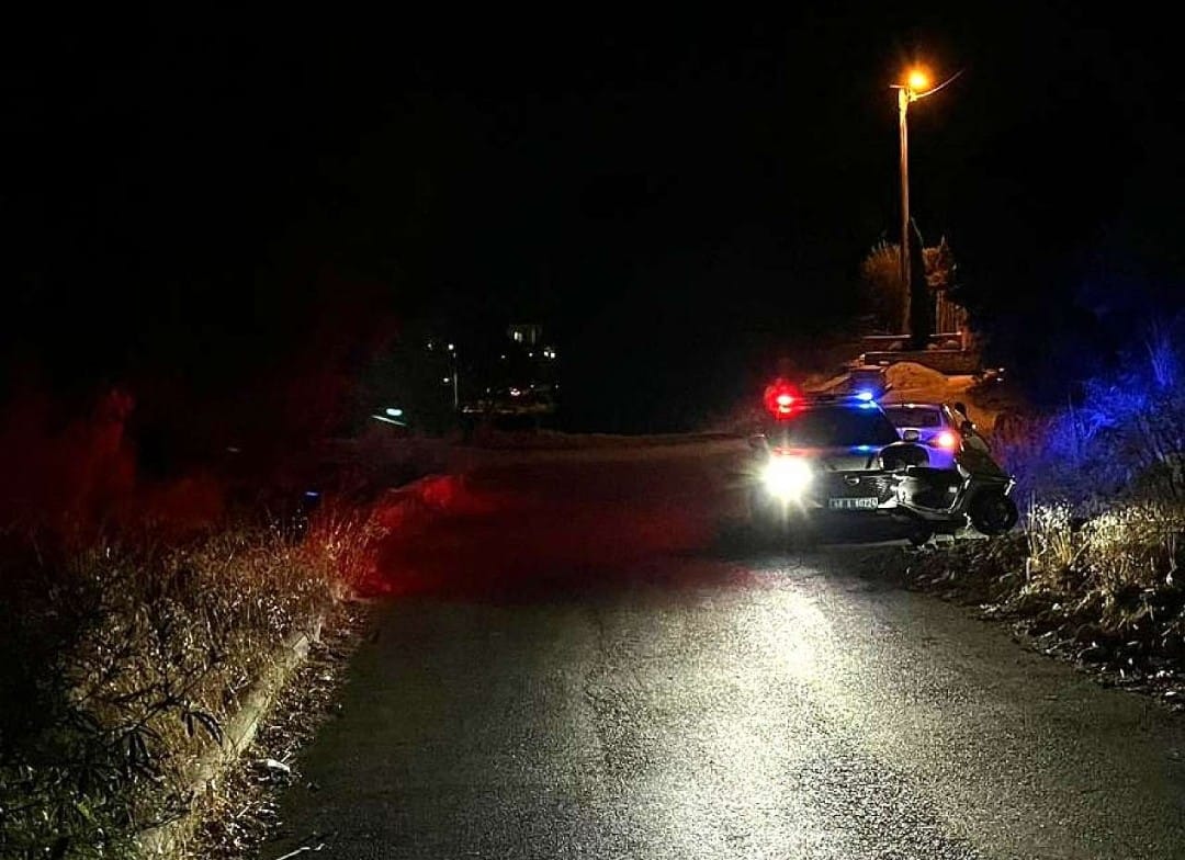 Muğla'da Minibüs Dereye Devrildi