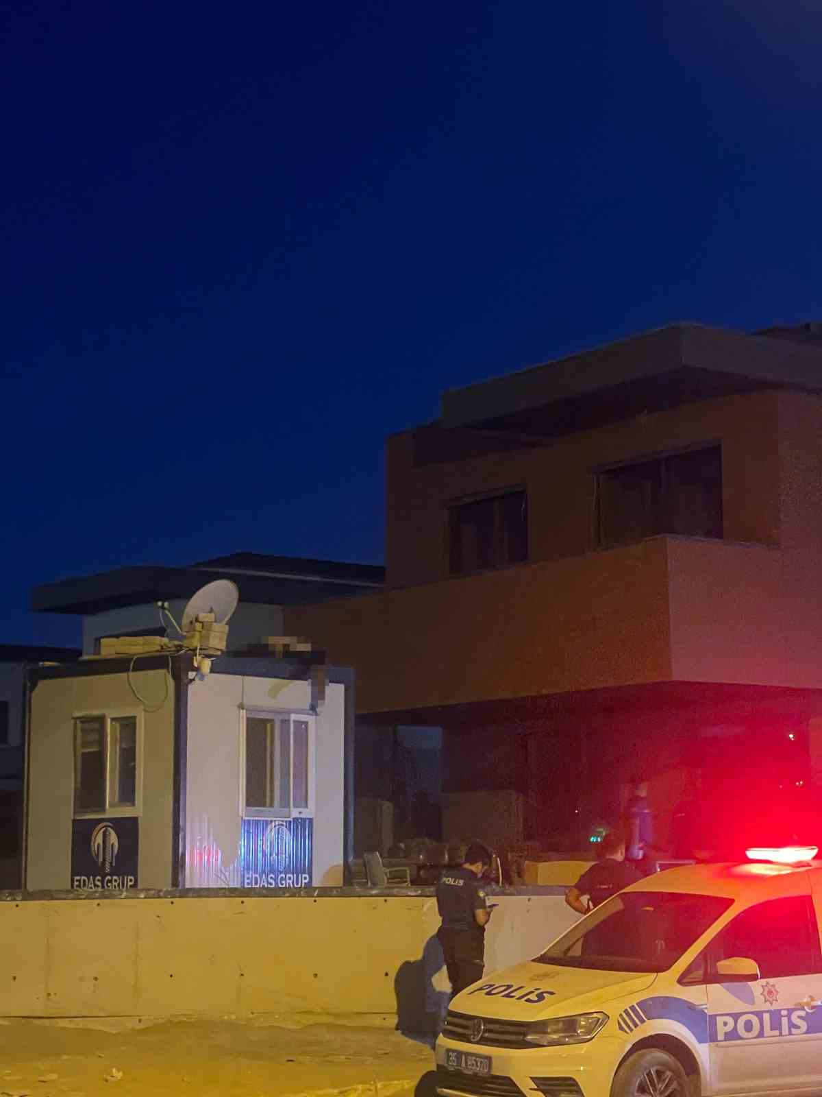 Konteynerin Üstünde Ceset Bulundu