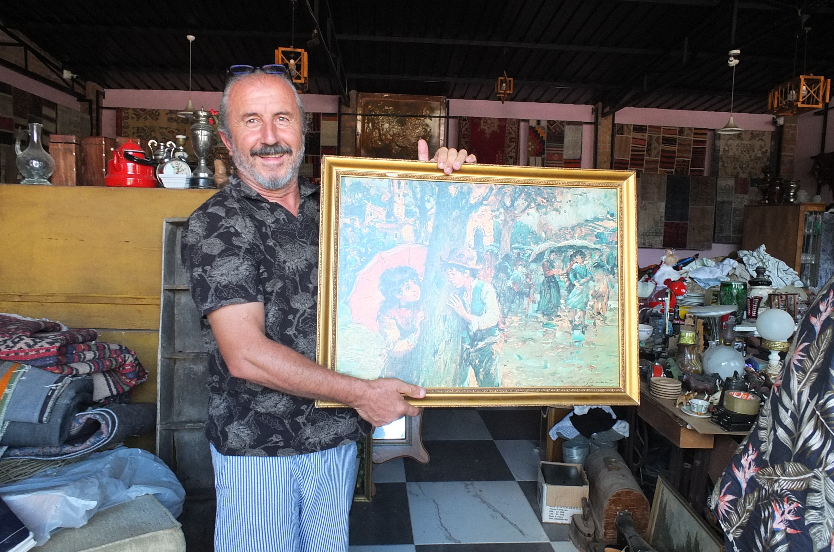 Fethiye’de Eski Eşyalardan Etkilendi, Oğlak Çobanlığından Antikacılığa Geçti