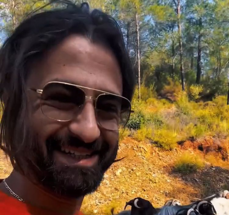 Ünlü Şarkıcı Koray Avcı Muğla'da Çobanlık Yaptı