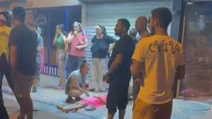 Anne ve Kızına Otomobil Çarptı: Kaza Anı Kamerada