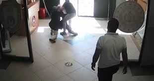 Sahte Kayıt Reddedildi, Müdür ve Yardımcısına Bıçakla Saldırdı