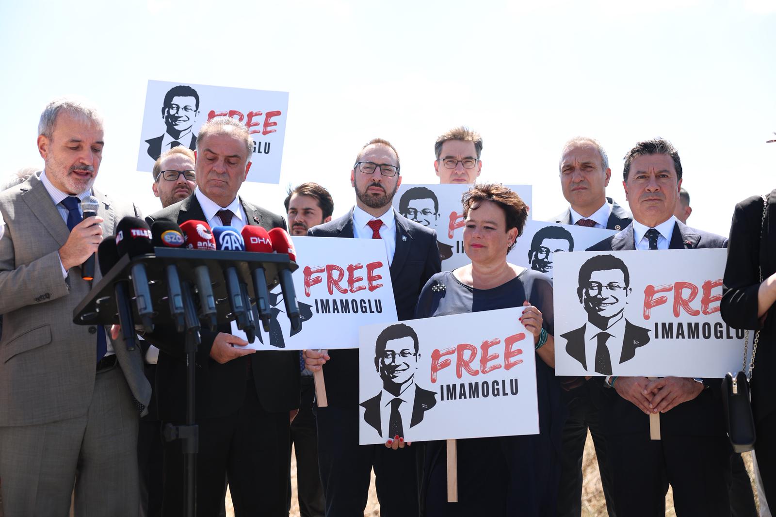 Ahmet Aras'ın Davetiyle Geldiler: Avrupa Belediye Başkanları İmamoğlu İçin Geldi