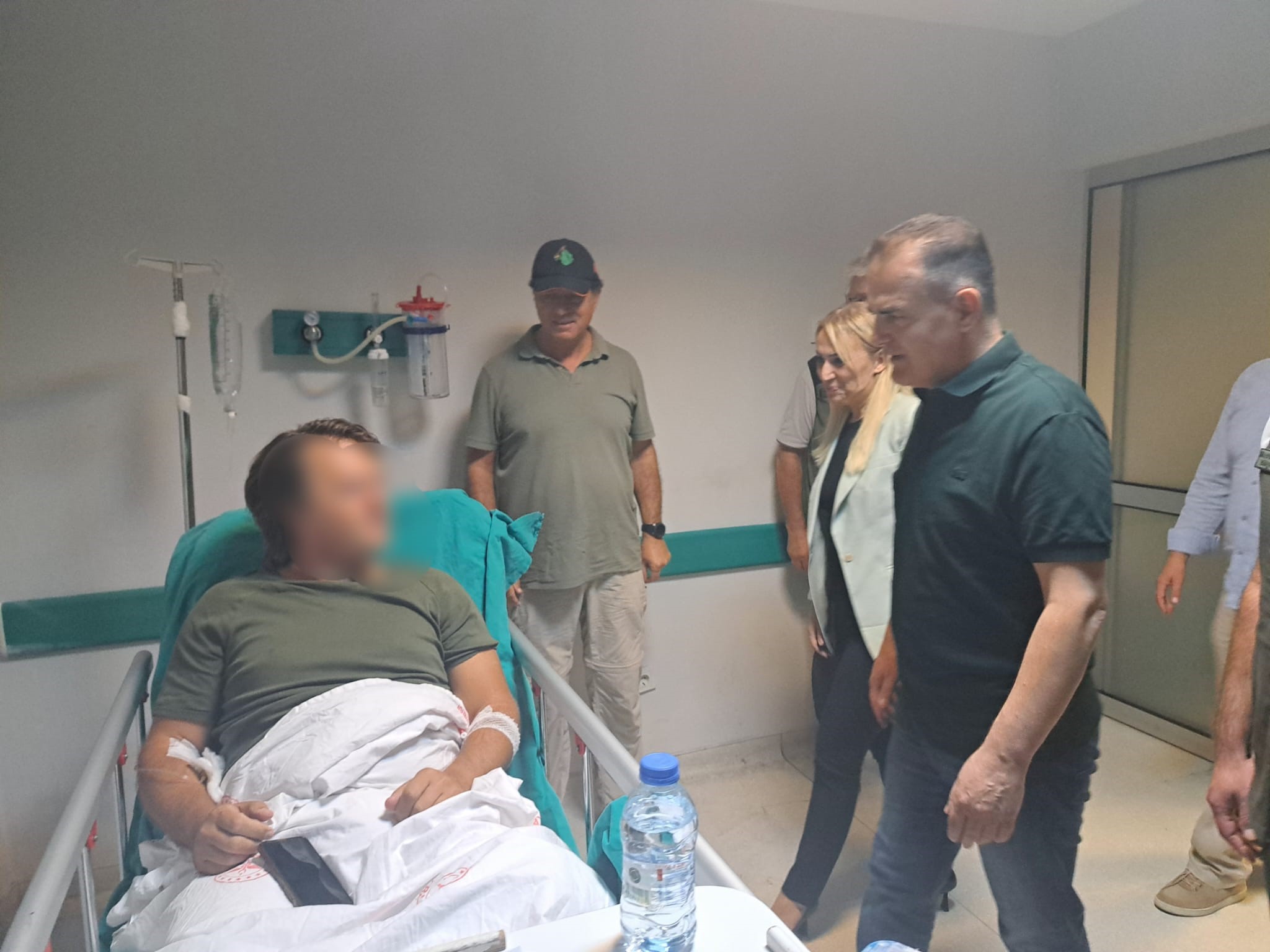 Muğla Valisi Akbıyık, Düşen Uçağın Pilotunu Hastanede Ziyaret Etti