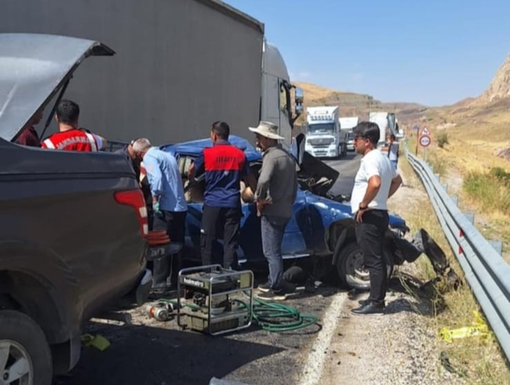 Trafikte Can Pazarı: 3 Ölü 2 Yaralı