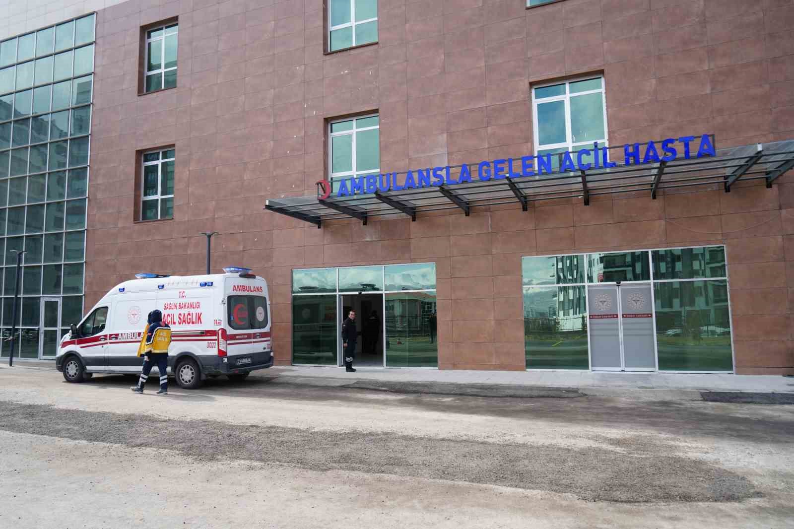 1 Yaşındaki Çocuk Su Dolu Kovada Boğularak Can Verdi