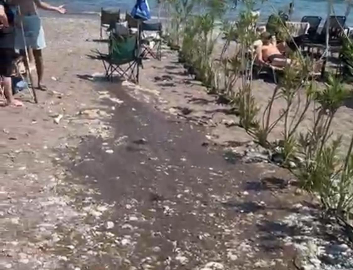 Marmaris’te Otel Havuz Suyu Plaja Aktı, Numune Alındı