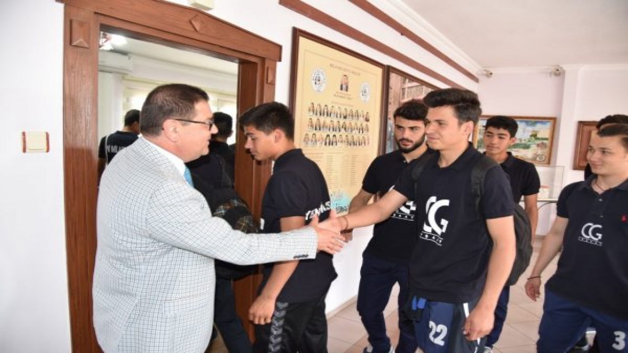 Şampiyon Takımdan Başkana Ziyaret