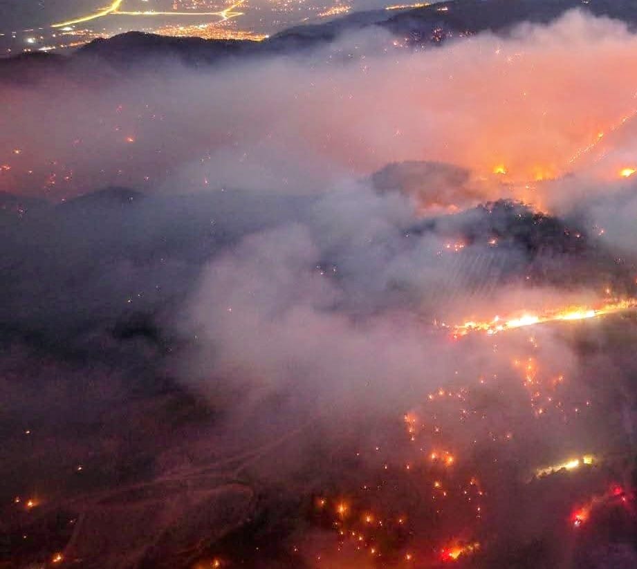 Denizli'de Alevlerle Mücadele Sürüyor